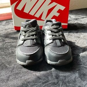 Nike Huarache Run | Toddler 7- “Triple Black”